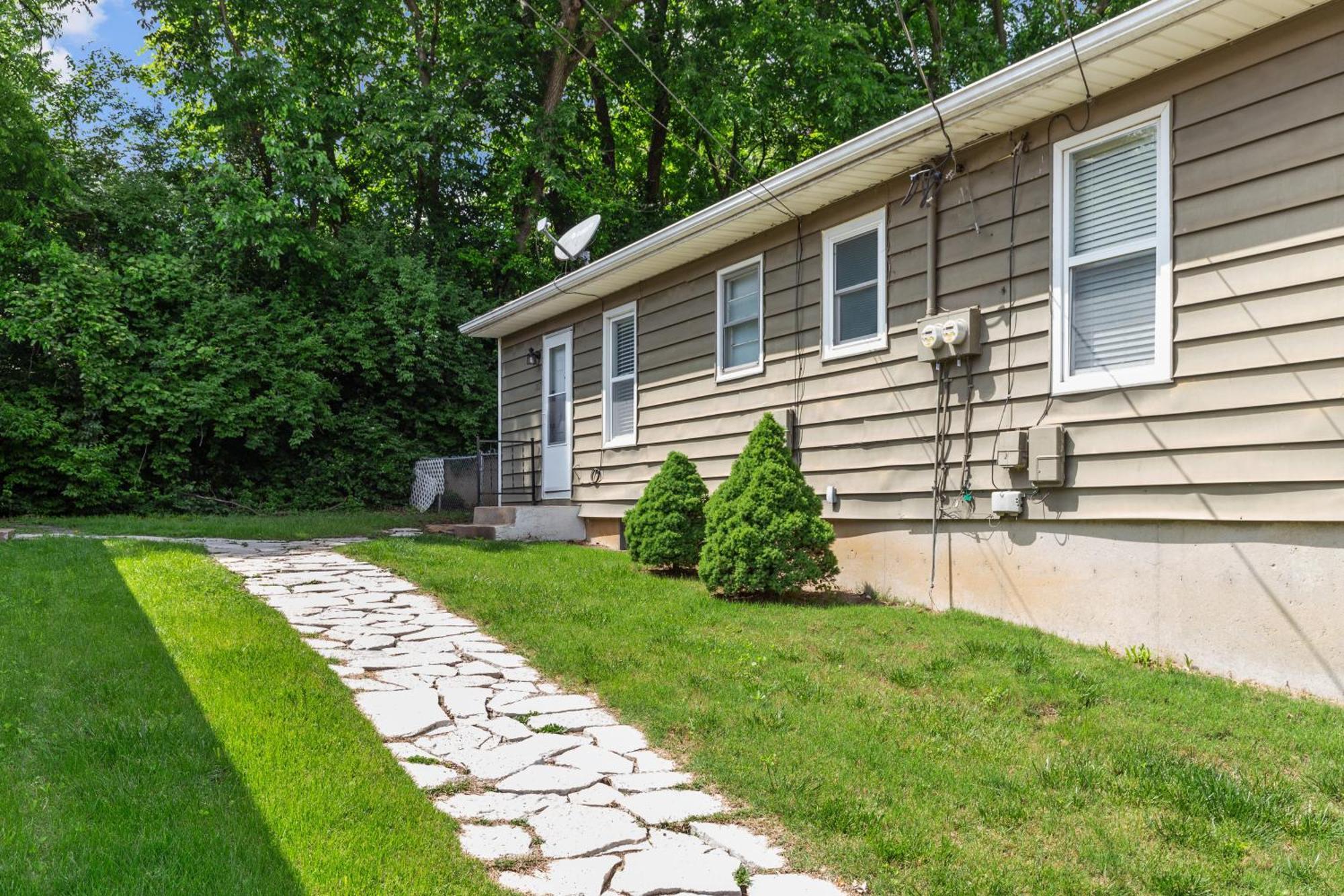 Duplex Hideaway In Saint Charles Moアパートメント エクステリア 写真